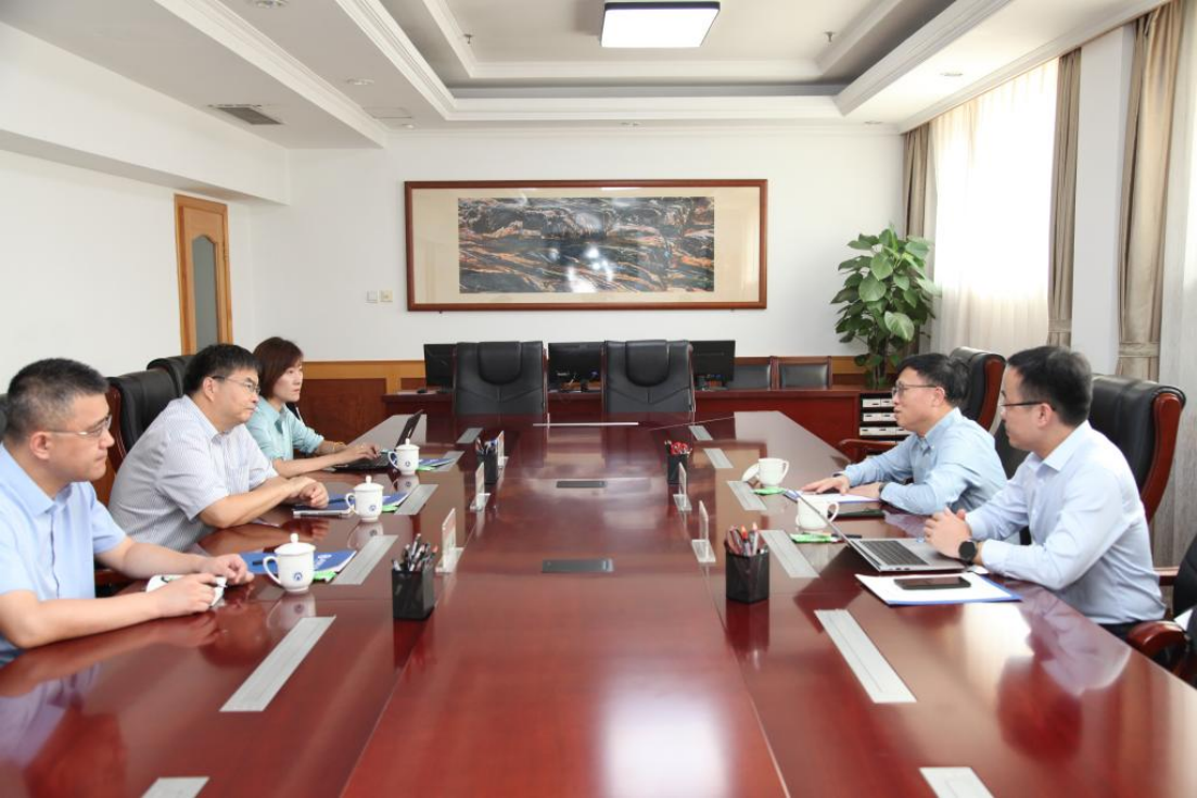 上海环境能源交易所赖晓明董事长一行来我校商讨战略合作协议相关工作